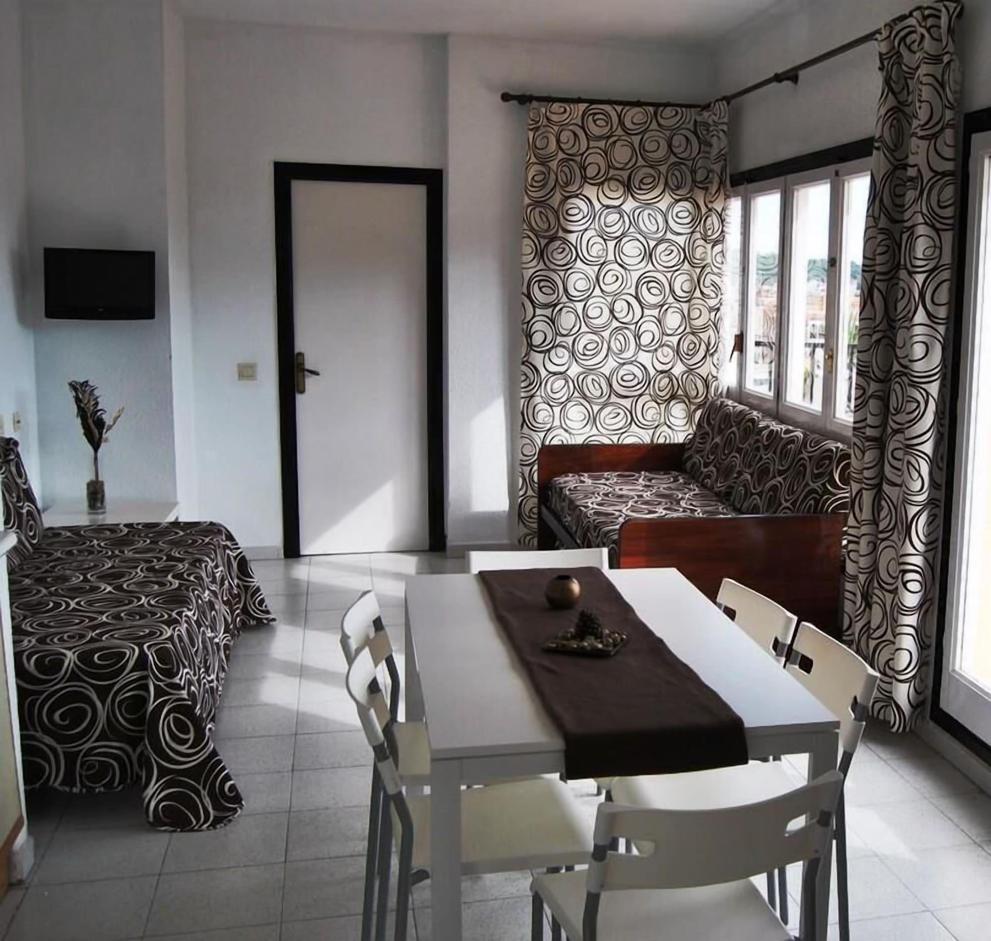 Apartaments Ar Enjoy Monjardi Lloret de Mar Exterior photo