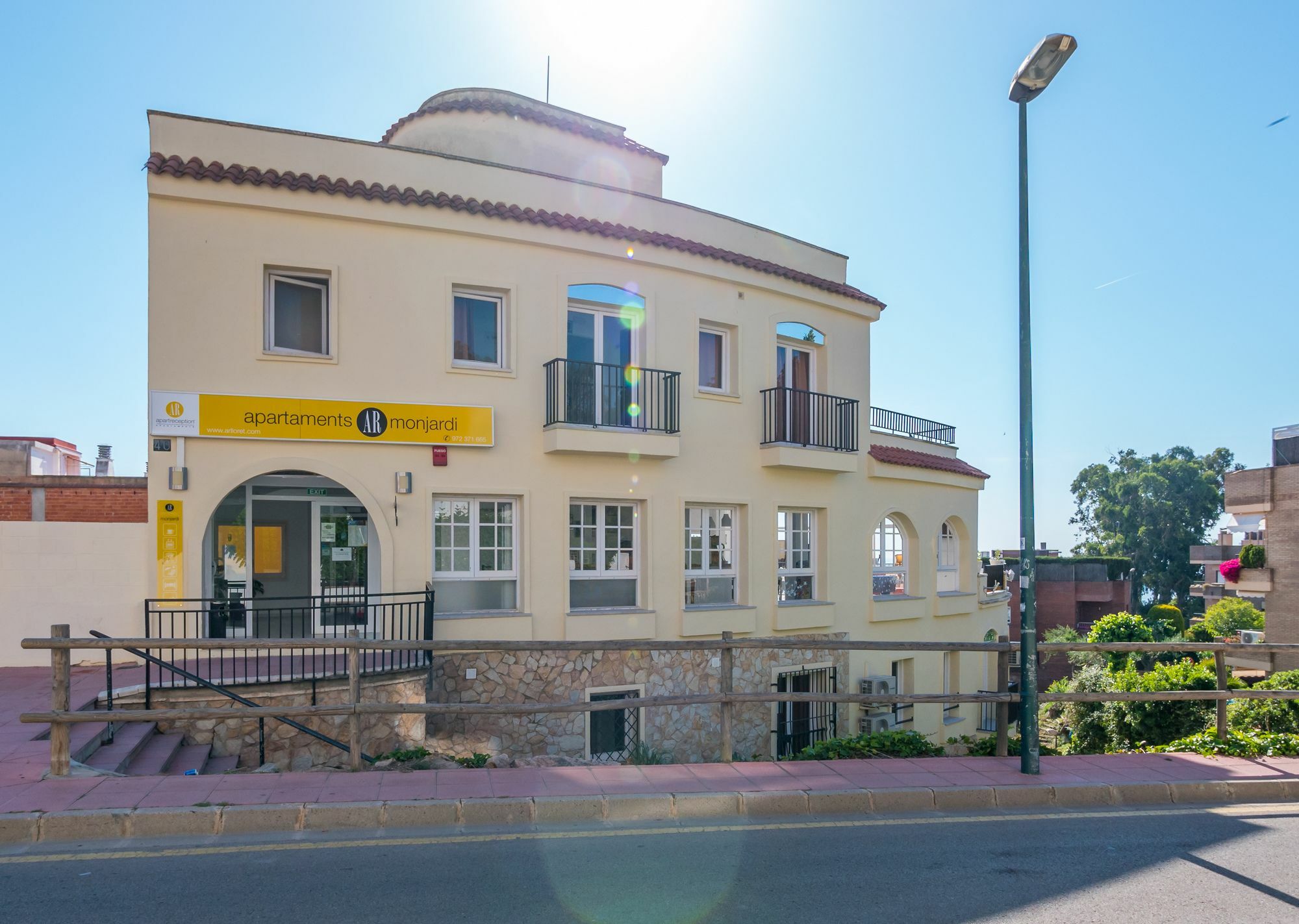 Apartaments Ar Enjoy Monjardi Lloret de Mar Exterior photo